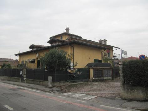immobile appartamento all'asta in Via IV NOVEMBRE 21/C - 26833 Merlino (LO) - 2