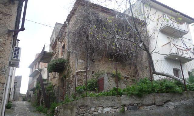 immobile appartamento all'asta in via Calvario 8 - 98070 Militello Rosmarino (ME) - 2
