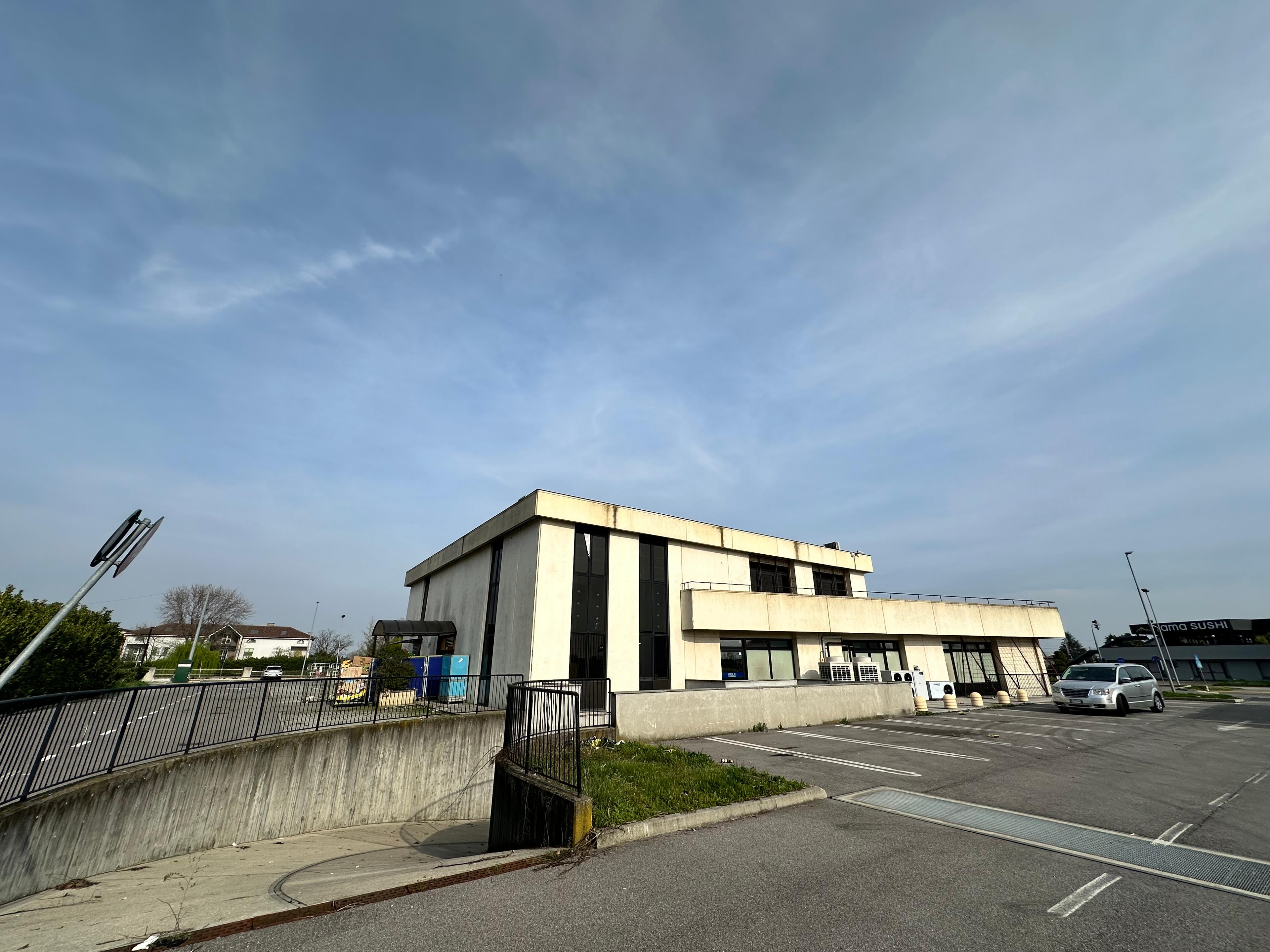 immobile magazzino all'asta in Via Manzoni ex via Dante 40 - 20872 Cornate d'Adda (MB) - 3