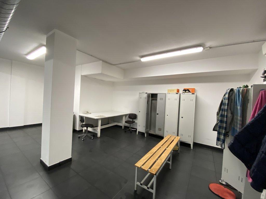 immobile attivita commerciale all'asta in Via del Vala 21, 20841 Carate Brianza MB, Italia Carate Brianza, Monza e della Brianza - 1