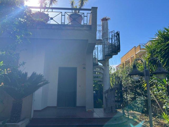 immobile appartamento all'asta in Viale Giuseppe Grassi, 94, 73100 Lecce LE, Italia Lecce, Lecce - 3