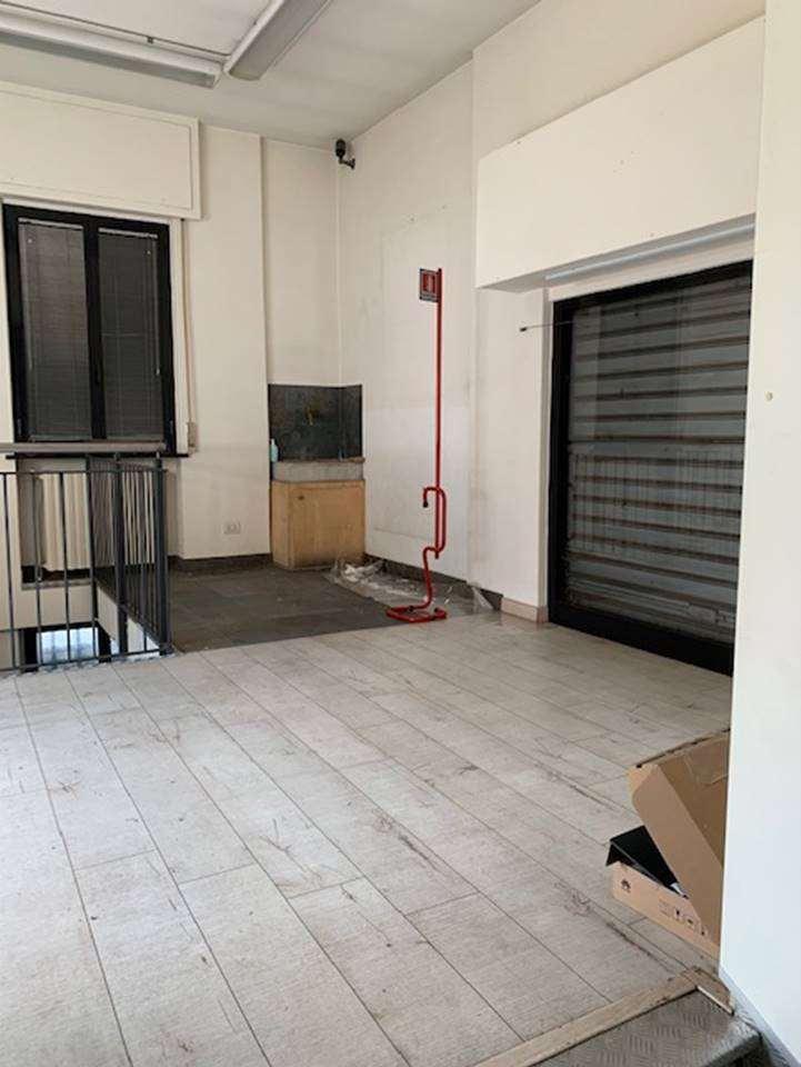 immobile VILLA ALL'ASTA IN VIA UGO FOSCOLO, MONZA (MB) - 2