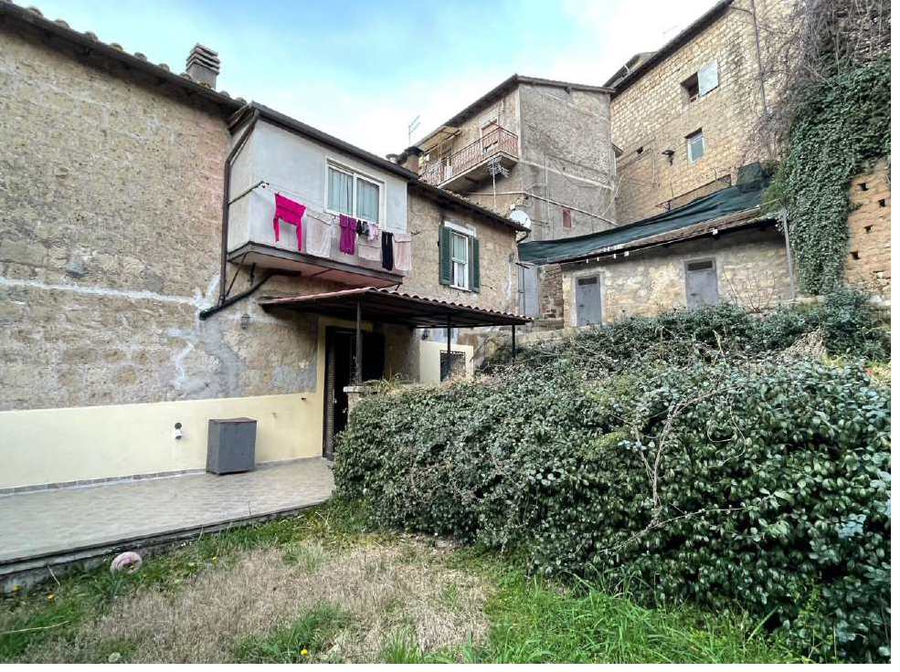 immobile palazzo all'asta in Via Tagliamento, 01032 Caprarola VT, Italia Caprarola, Viterbo - 2