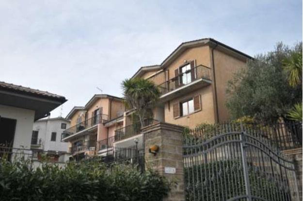 immobile appartamento all'asta in Via I Maggio, 21, 01015 Sutri VT, Italia Sutri, Viterbo - 1