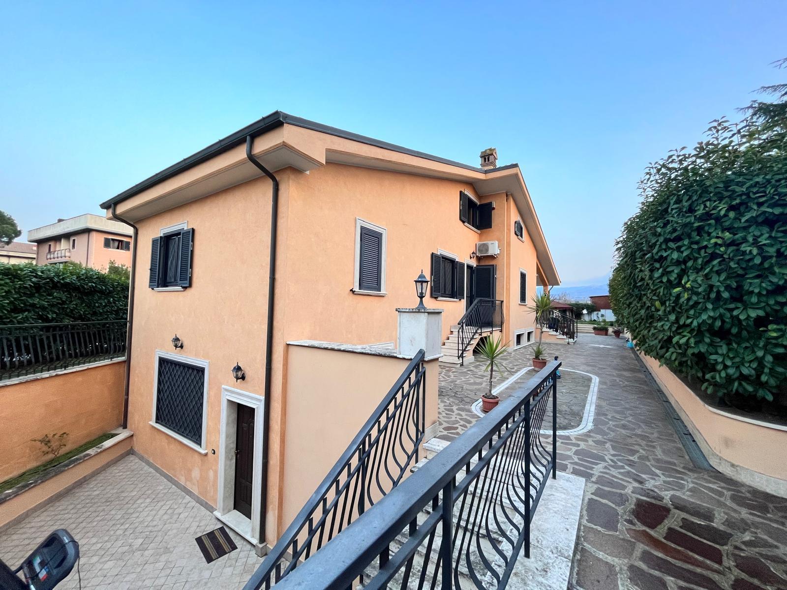 immobile villa all'asta in Via Casilina, 1944, 00132 Roma RM, Italia Roma, Roma - 1