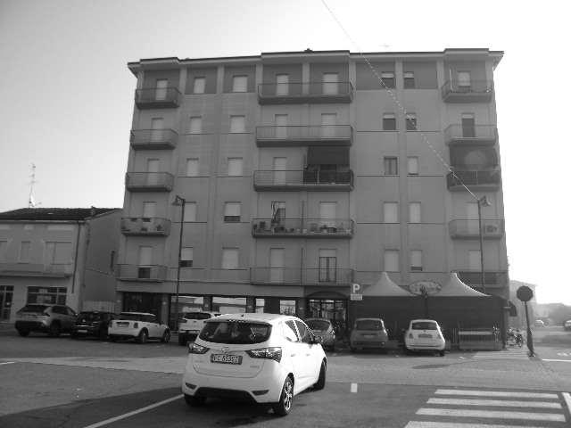 immobile appartamento all'asta in Piazza della Libertà, 25, 46024 Moglia MN, Italia Moglia, Mantova - 1