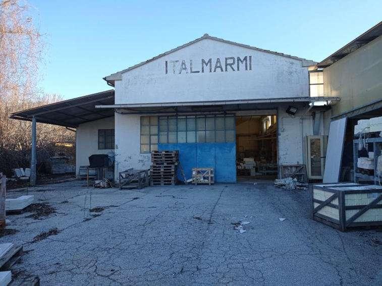 immobile attivita commerciale all'asta in Via Marina Vecchia 204 - 54100 Massa (MS) - 1