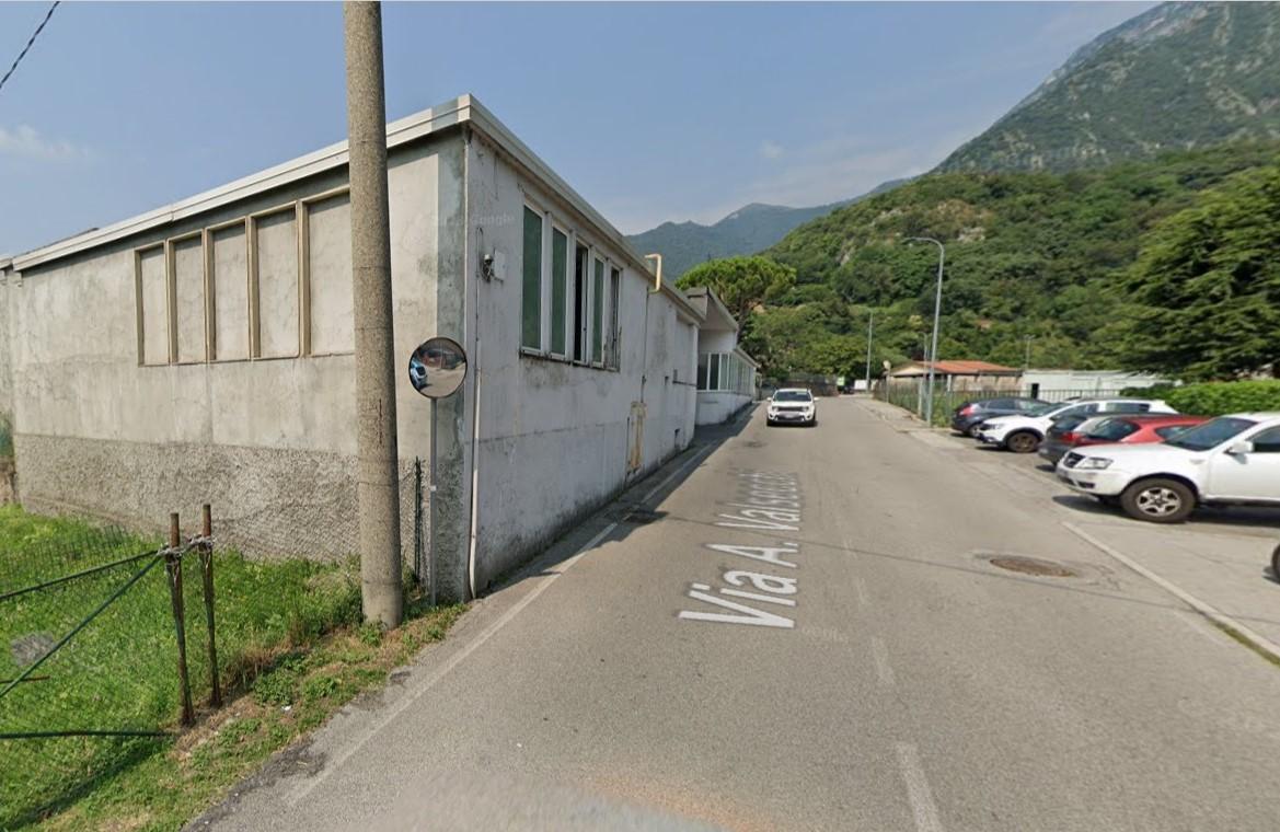 immobile capannone all'asta in Via Valsecchi 2 - 23862 Civate (LC) - 2