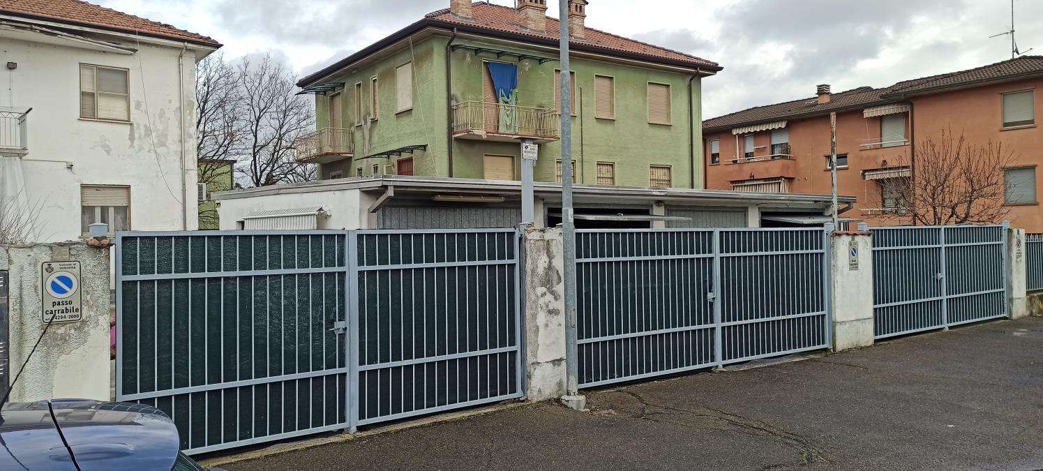 immobile garage all'asta in Via Mezzanino, 27058 Voghera PV, Italia Voghera, Pavia - 1