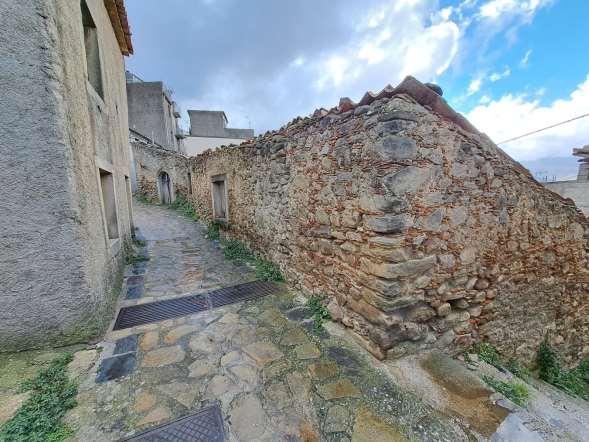 immobile appartamento all'asta in Via Giovanni Guerino 19 - 98065 Montalbano Elicona (ME) - 4