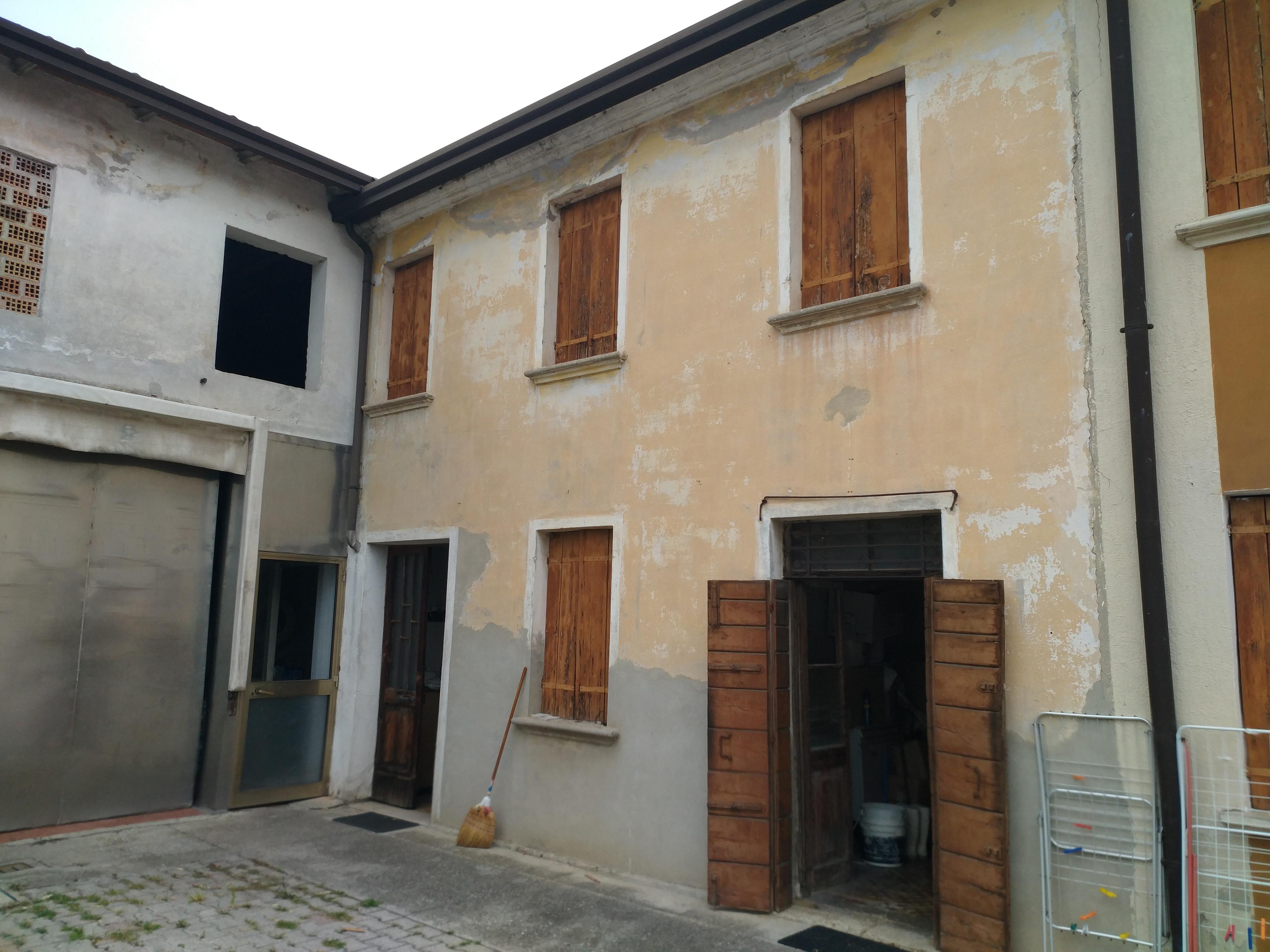immobile appartamento all'asta in Via Cavinello ovest n 21 - 30030 Pianiga (VE) - 1