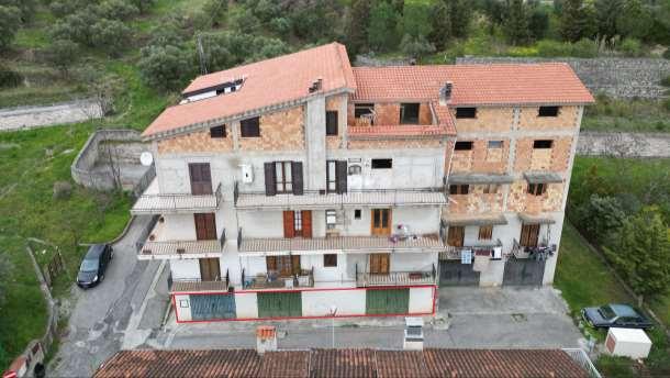 immobile attivita commerciale all'asta in Via Carlo Levi, 18, 85038 Senise PZ, Italia Senise, Potenza - 2