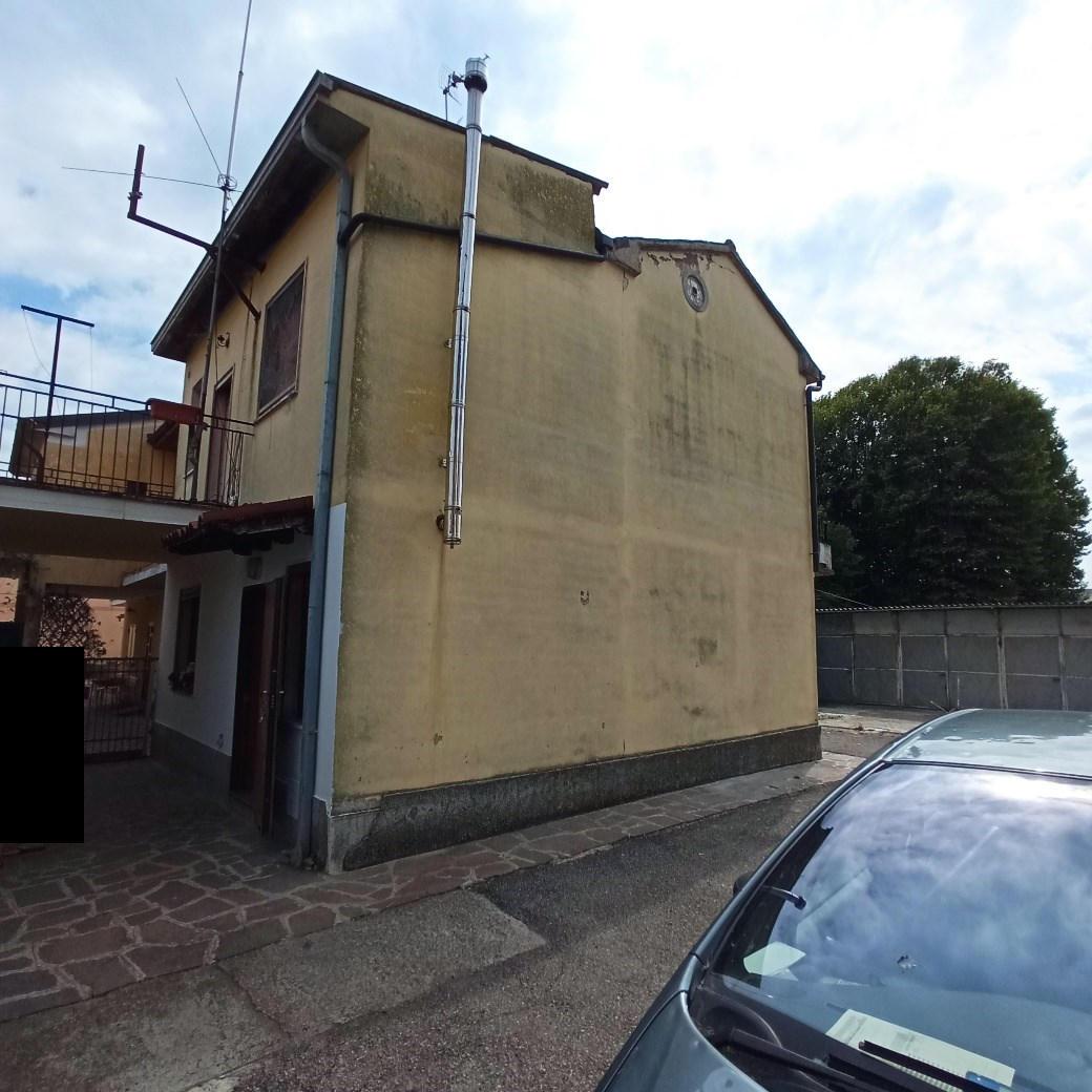 immobile appartamento all'asta in Via Edmondo De Amicis 14 - 26010 Bagnolo Cremasco (CR) - 2
