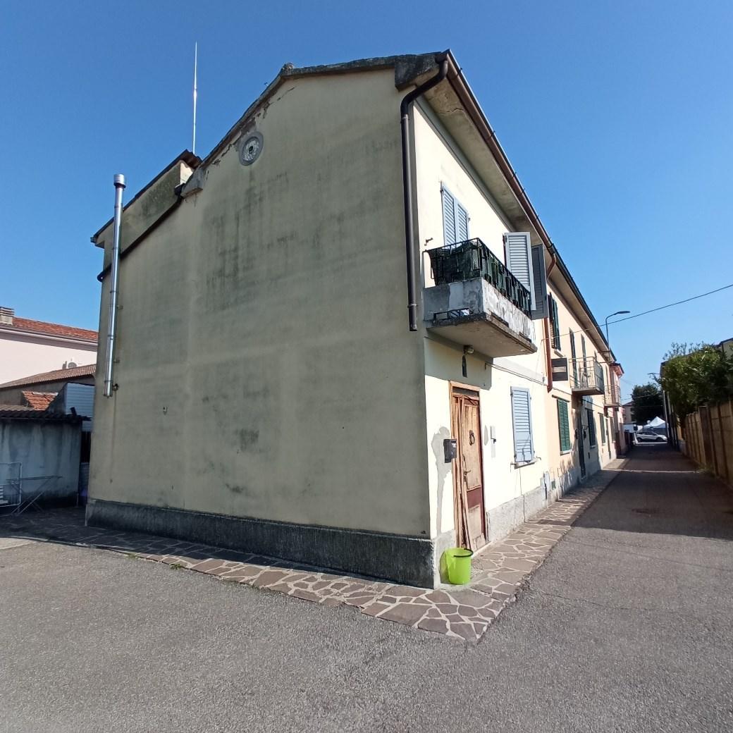 immobile appartamento all'asta in Via Edmondo De Amicis 14 - 26010 Bagnolo Cremasco (CR) - 3
