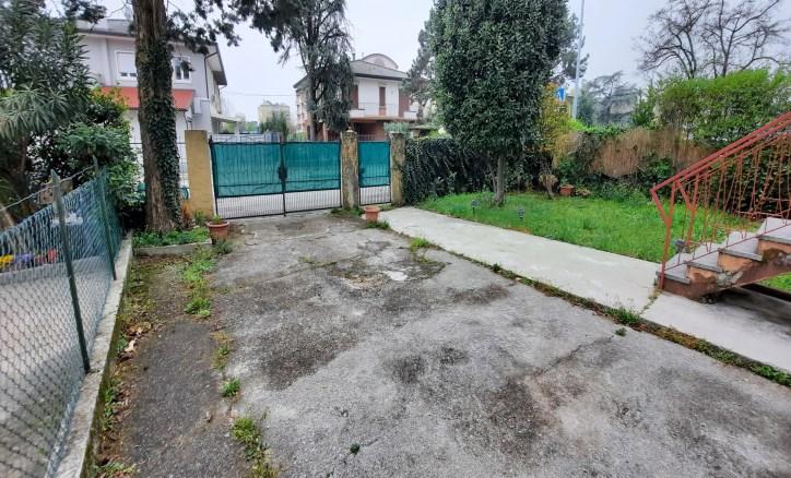 immobile appartamento all'asta in Via Madonnetta 135 int2 - 36075 Montecchio Maggiore (VI) - 4