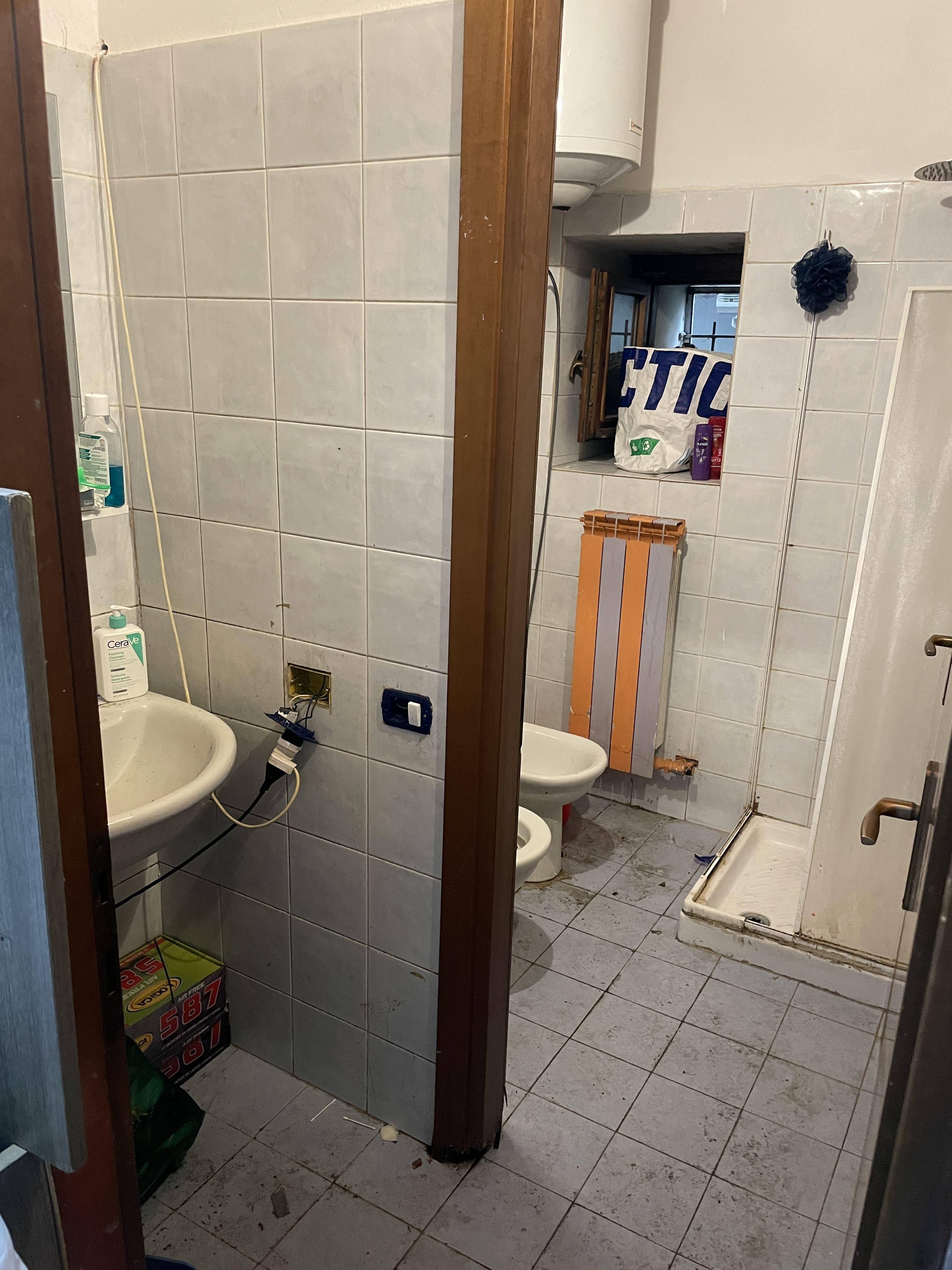 immobile appartamento all'asta in Via IV Novembre, 14, 24041 Brembate BG, Italia Brembate, Bergamo - 1