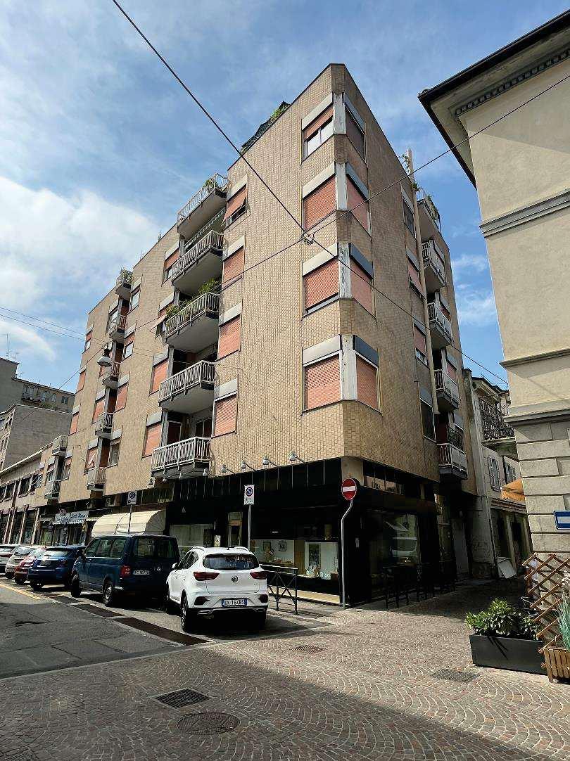 immobile negozio all'asta in Via Cesare Balbo 17 - 13100 Vercelli (VC) - 1
