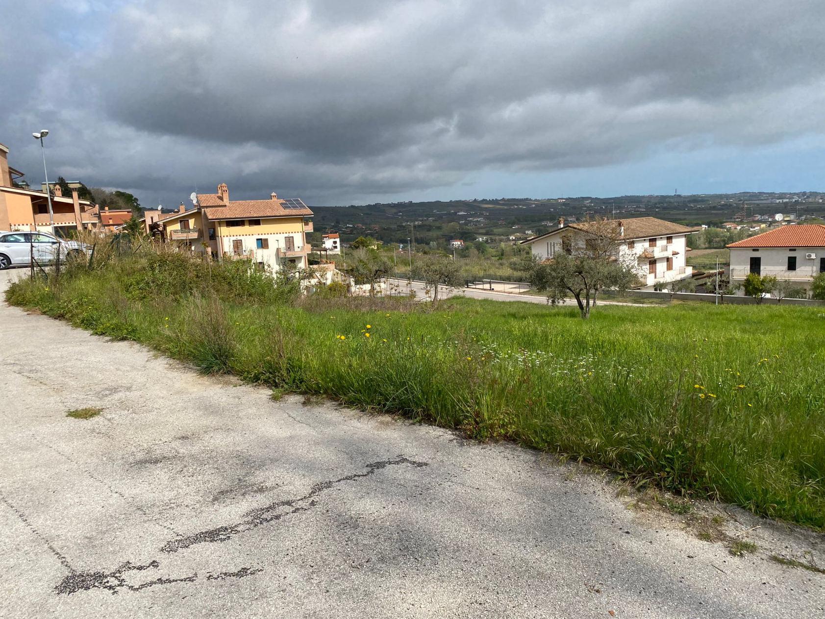 immobile terreno all'asta in Lungo la SC Ortona - 66010 Miglianico (CH) - 1