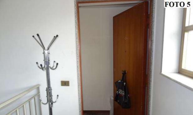 immobile appartamento all'asta in Via San Nicolò  161 - 95022 Aci Catena (CT) - 4