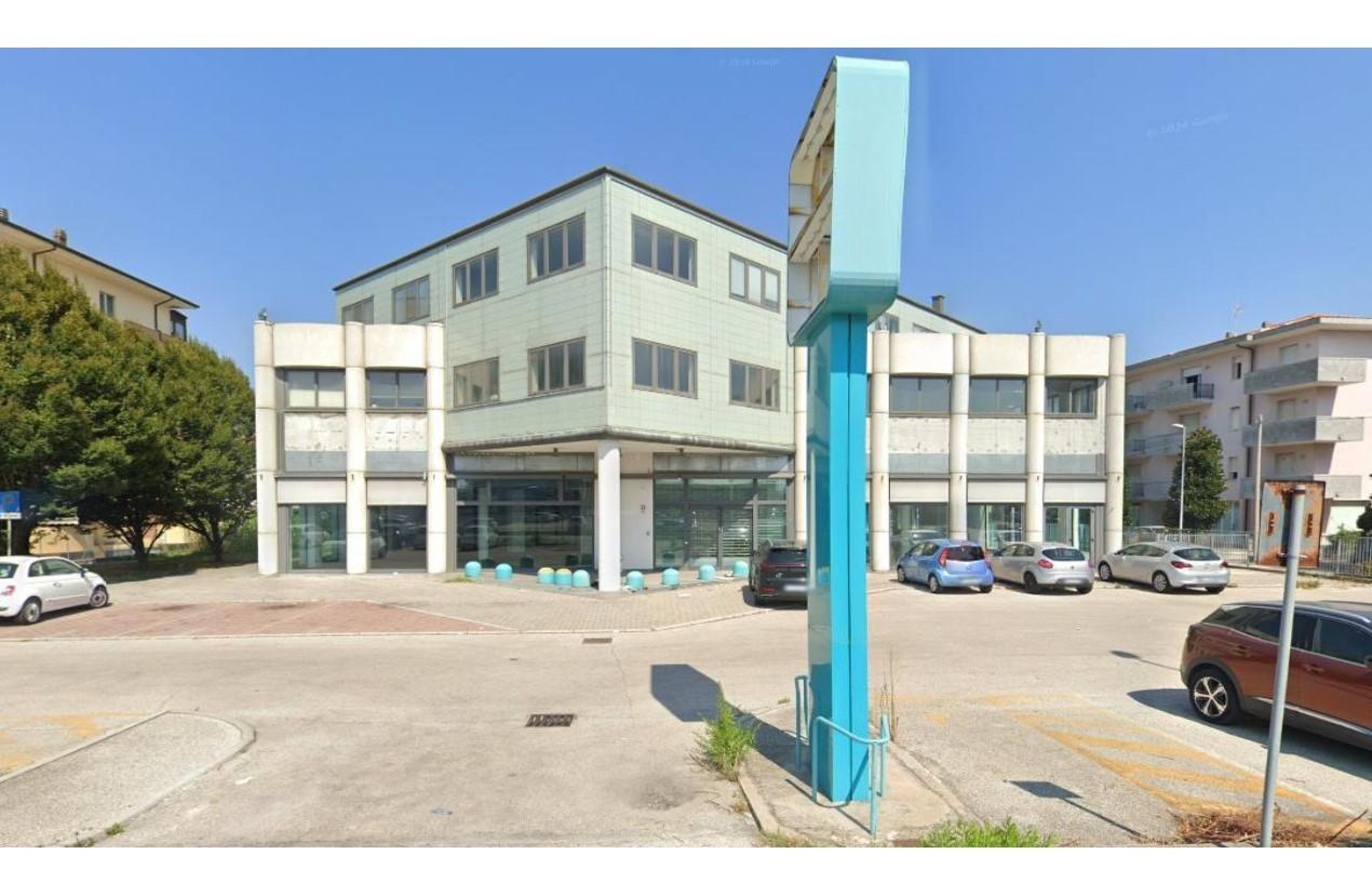 immobile attivita commerciale all'asta in Rimini (RN) - 3