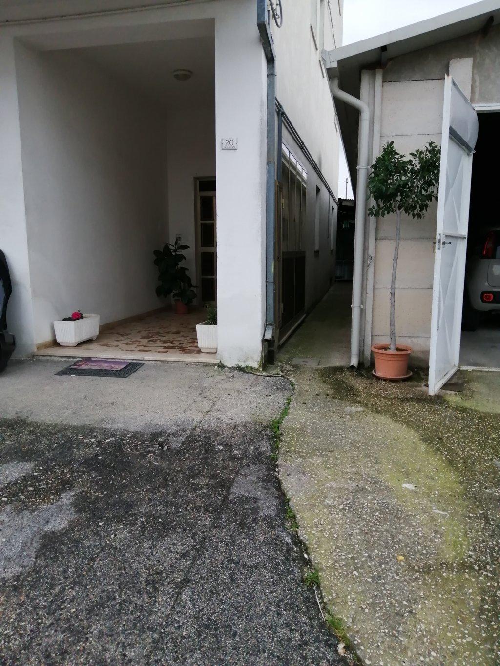 immobile appartamento all'asta in Via Piemonte, 20, 63845 Frazione Capparuccia FM, Italia - 63845 Ponzano di Fermo (FM) - 2
