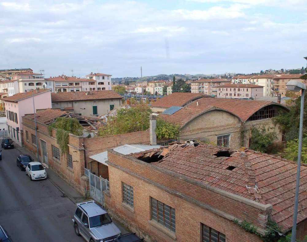 immobile attivita commerciale all'asta in Via P Suali - Poggibonsi (SI) - 1
