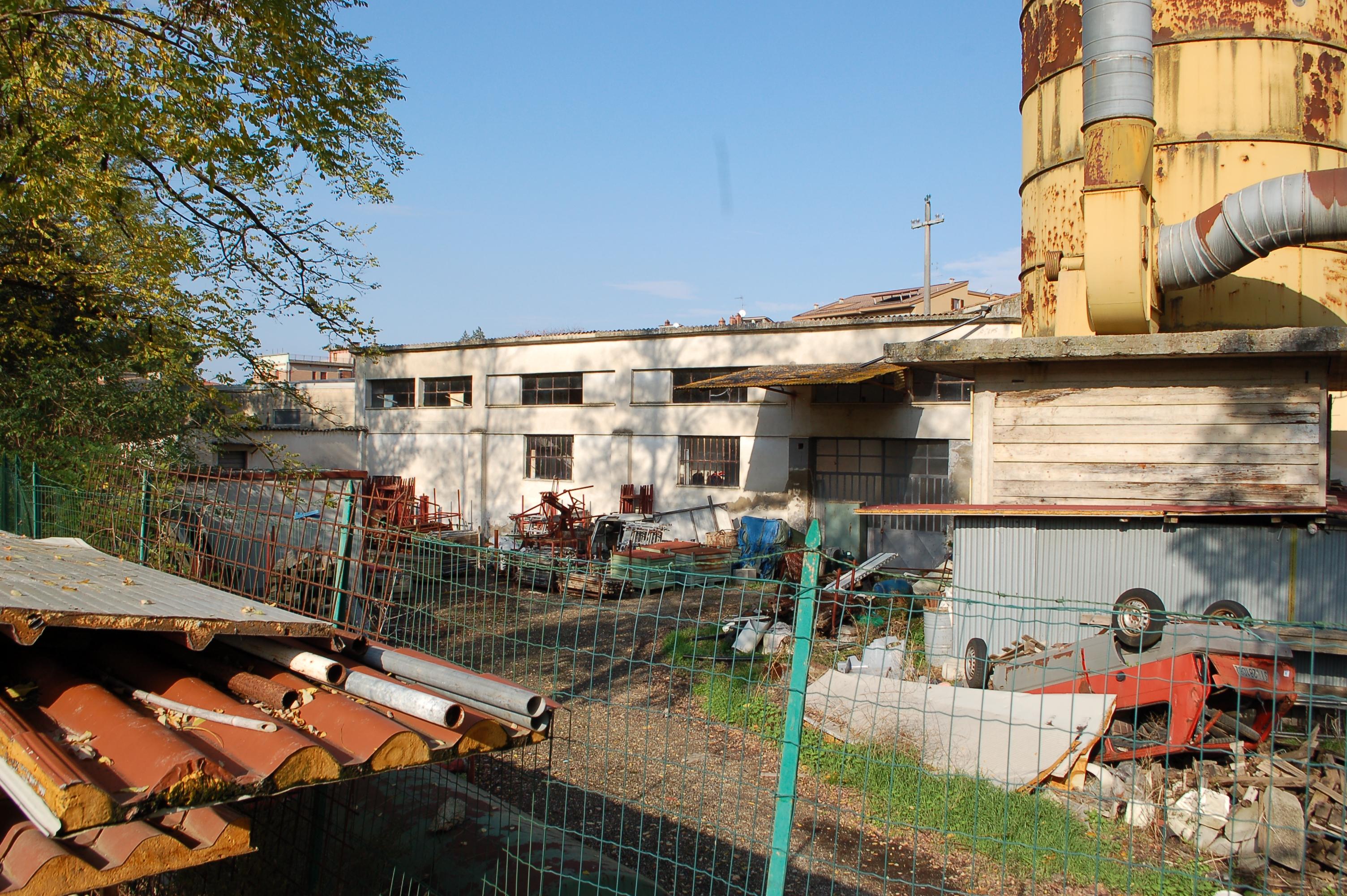 immobile attivita commerciale all'asta in Via U Foscolo, snc - Poggibonsi (SI) - 1