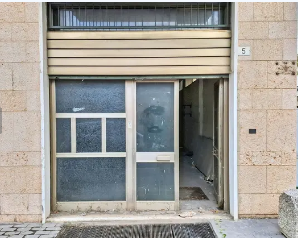 immobile negozio all'asta in via quattro rusteghi, n 3-5 - 37121 Verona (VR) - 1