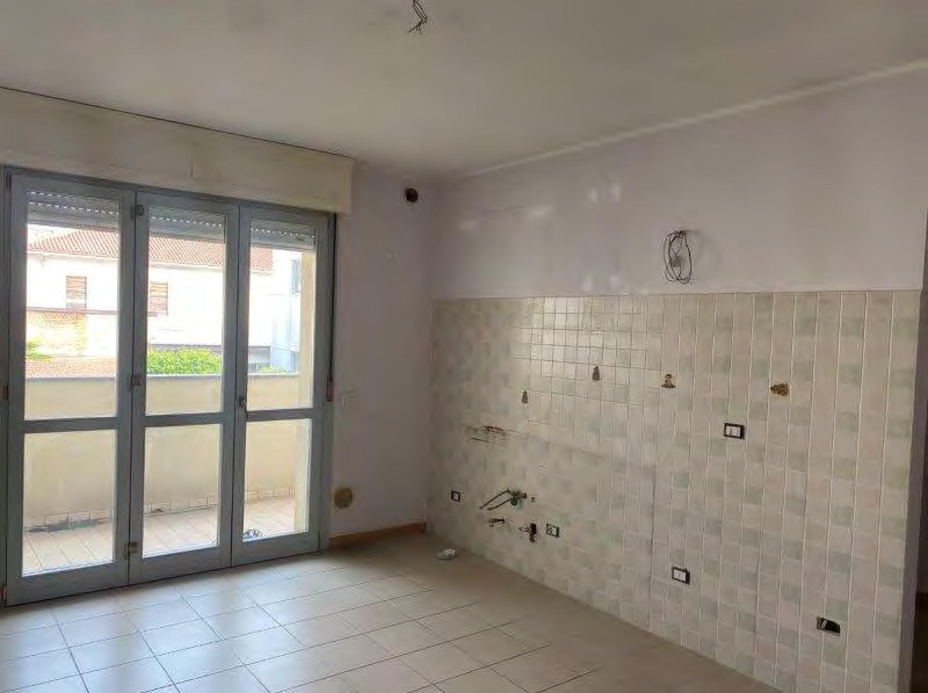 immobile appartamento all'asta in Via Giuseppe Garibaldi 77 - 20833 Giussano (MB) - 1