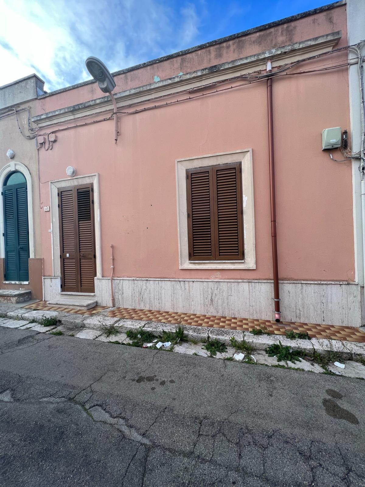 immobile appartamento all'asta in Via Alessandro Volta n45 - 73018 Squinzano (LE) - 3