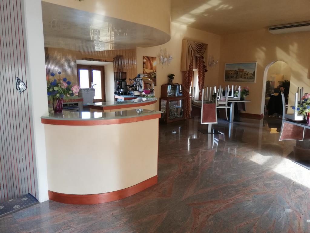 immobile hotel - albergo all'asta in Piazza Vittorio Veneto, 16, 52048 Monte San Savino AR, Italia Monte San Savino, Arezzo - 1