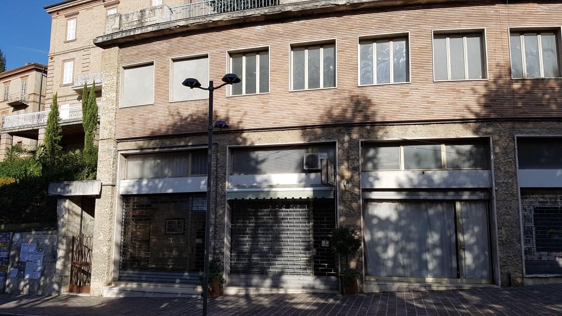immobile attivita commerciale all'asta in Via Cesare Battisti  46 - 63021 Amandola (FM) - 1