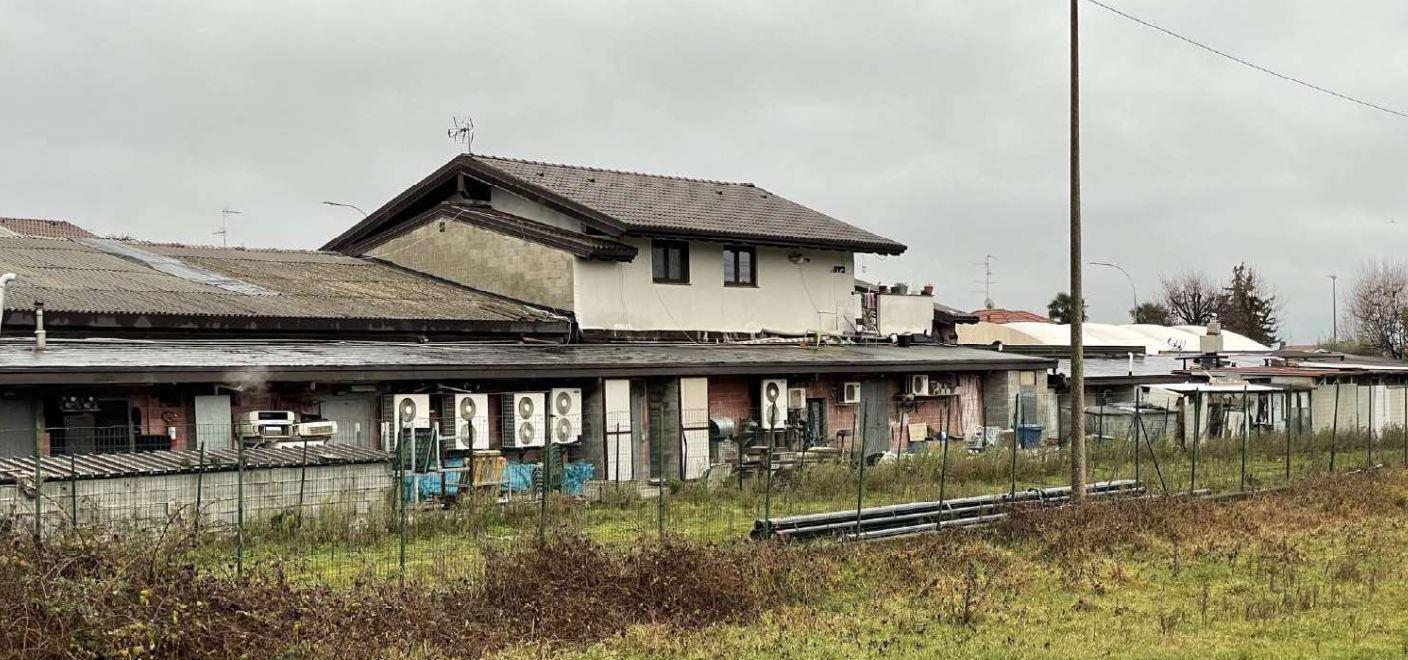 immobile attivita commerciale all'asta in Via MERCADANTE 14 - 21054 Fagnano Olona (VA) - 1