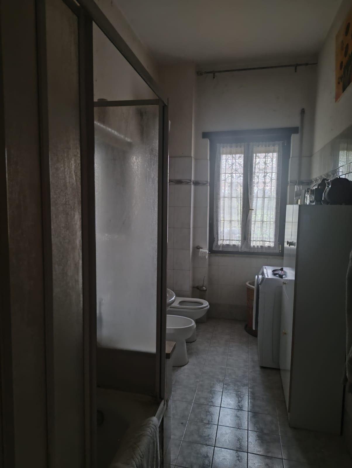 immobile appartamento all'asta in Via Montemaggiore Belsito, 23, 00132 Roma RM, Italia Roma, Roma - 1