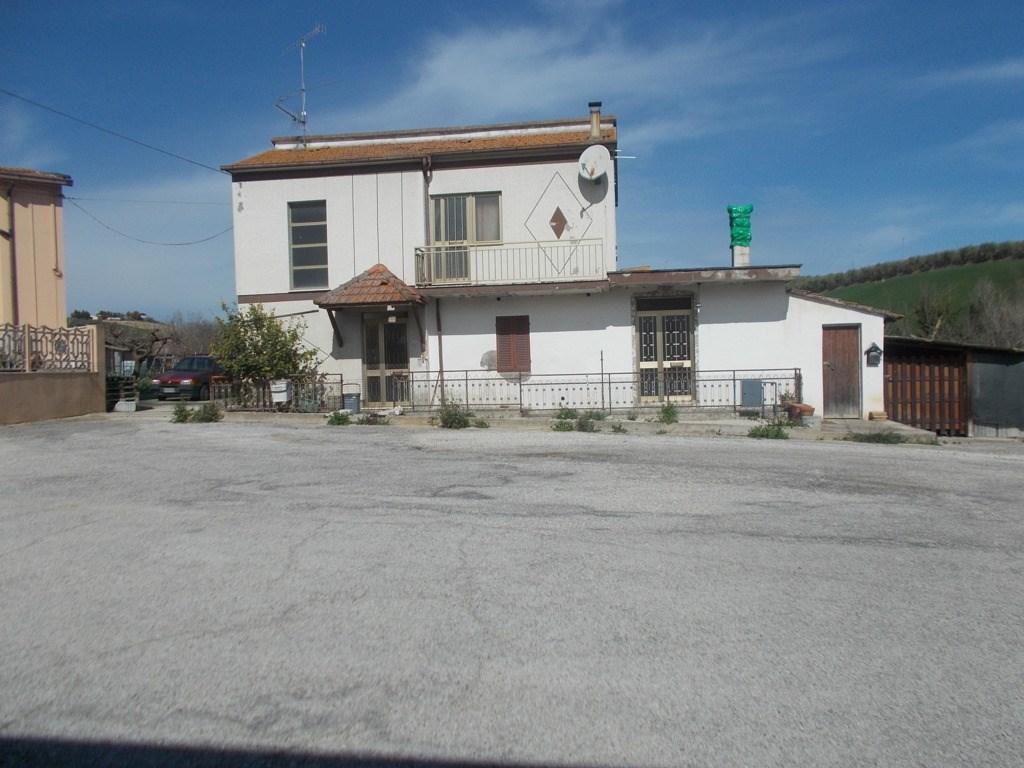 immobile appartamento all'asta in Via Don Luigi Sturzo, 64020 Case Merluzzo TE, Italia - 64020 Morro d'Oro (TE) - 1