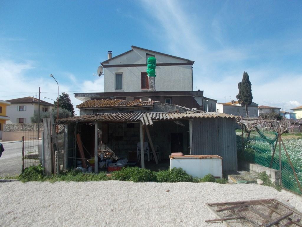 immobile appartamento all'asta in Via Don Luigi Sturzo, 64020 Case Merluzzo TE, Italia - 64020 Morro d'Oro (TE) - 2