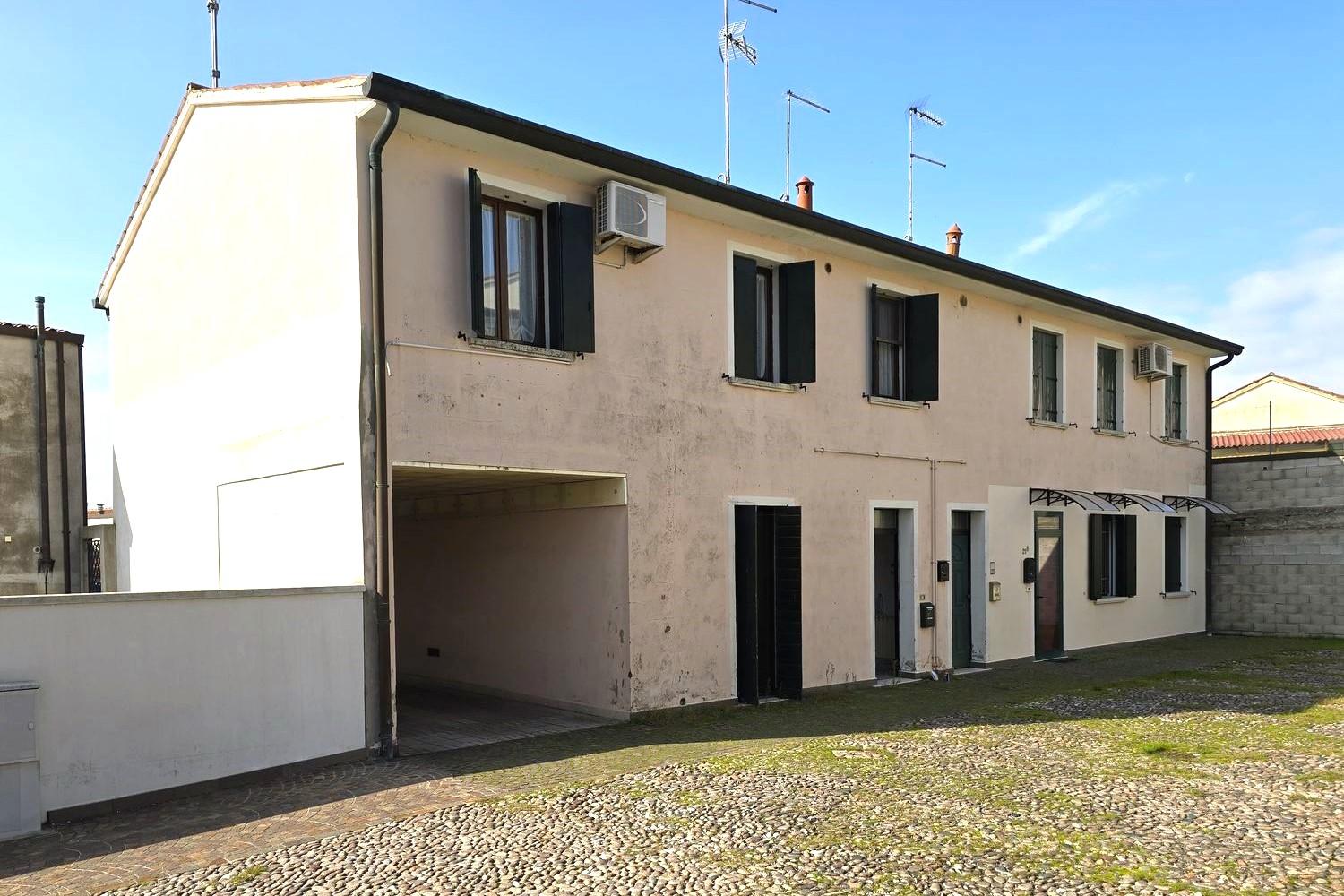 immobile appartamento all'asta in piazza aldo moro, n 21 - 45010 Villadose (RO) - 1