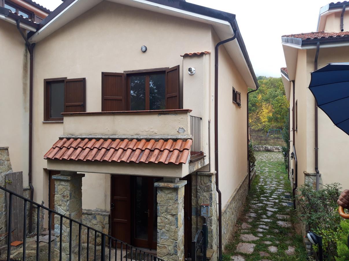 immobile villa all'asta in Via Calcagni - Lucoli (AQ) - 1