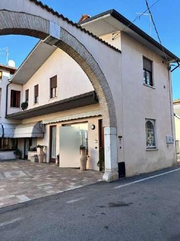immobile casa singola all'asta in Via Benedetto Croce 16 - 36010 Chiuppano (VI) - 2