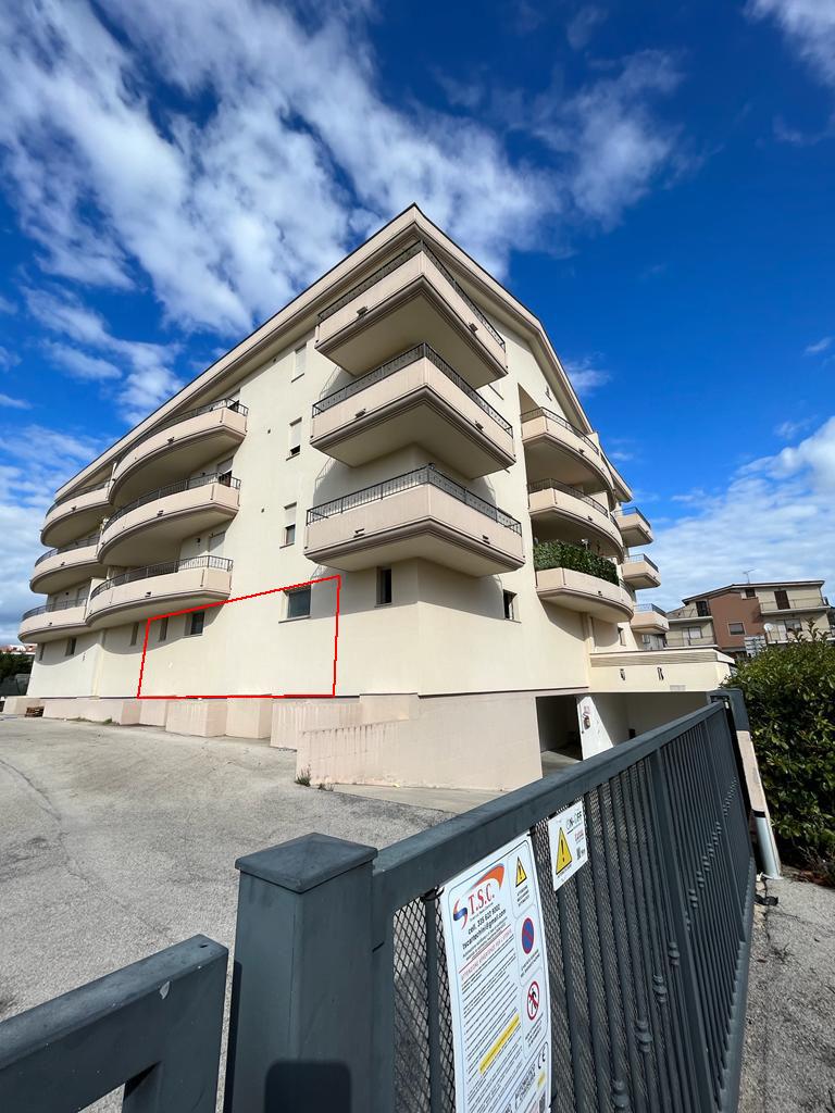 immobile negozio all'asta in Via Francesco Crispi ,ex Via Nazionale - 64020 Castellalto (TE) - 4