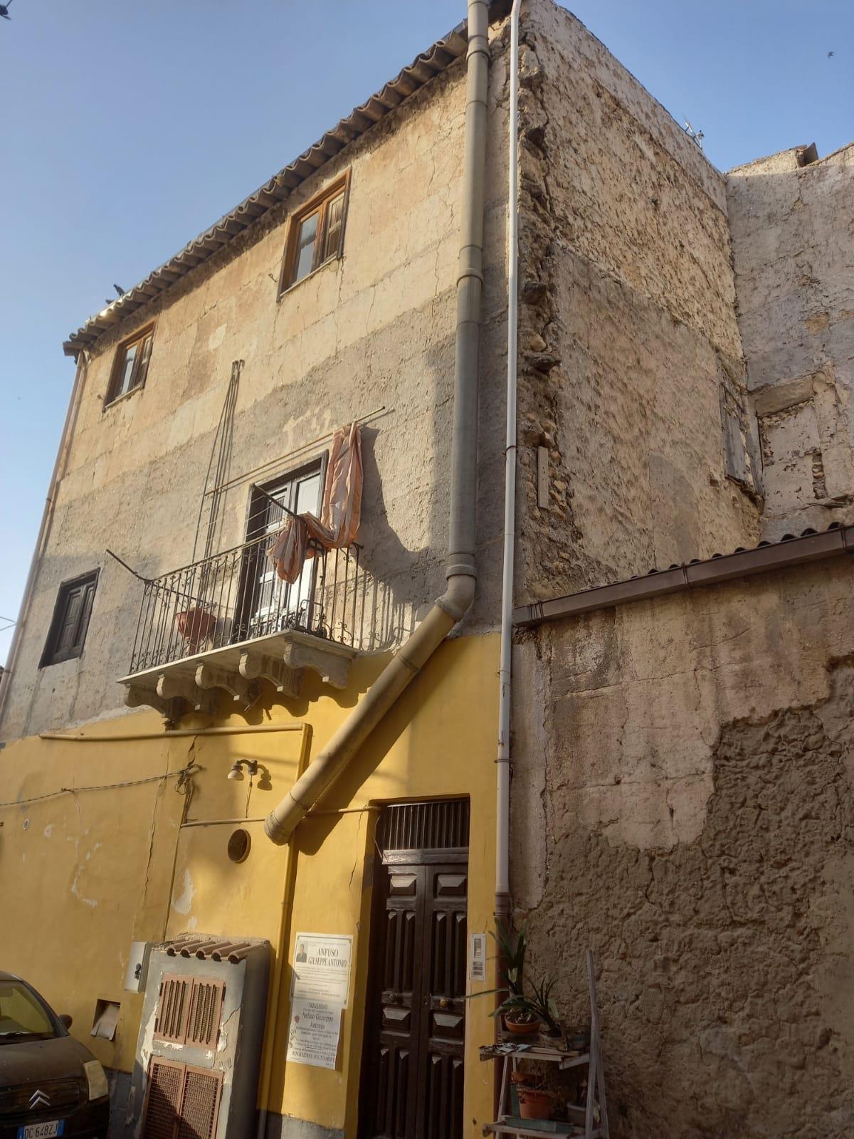 immobile negozio all'asta in Via Imbriani, 4, 93016 Riesi CL, Italia Riesi, Caltanissetta - 2