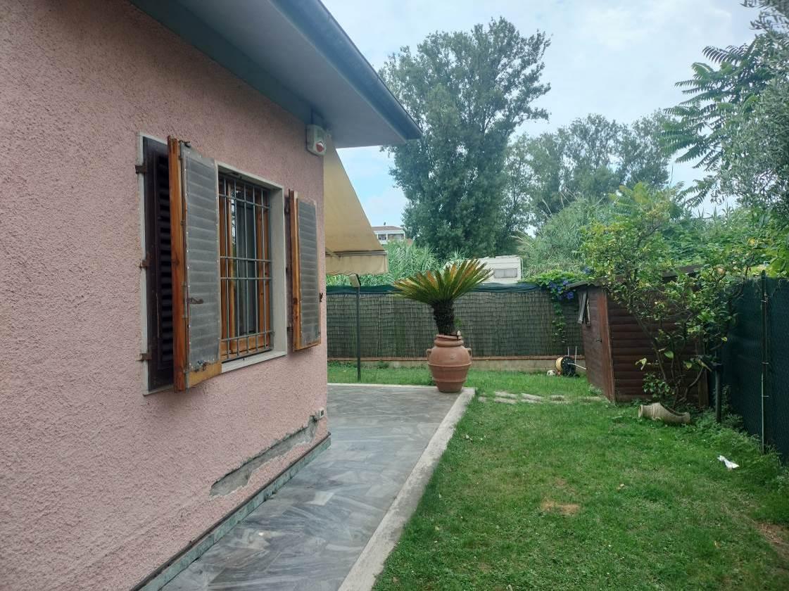immobile appartamento all'asta in Via M Buonarroti n 82 - 55041 Camaiore (LU) - 4