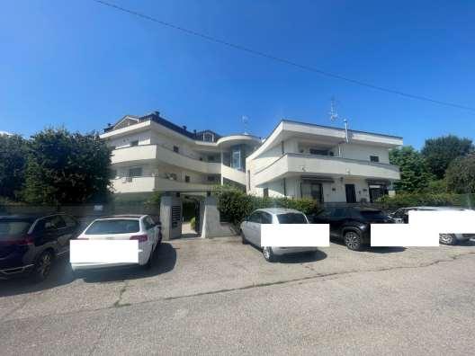 immobile appartamento all'asta in Via San Francesco d'Assisi 6 - 20034 Giussano (MB) - 1