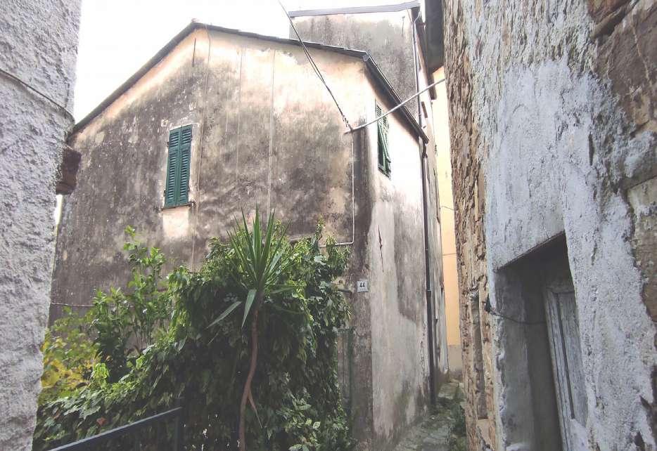 immobile appartamento all'asta in Frazione Montegrazie, Vai Degli Orti 44 - 18100 Imperia (IM) - 1