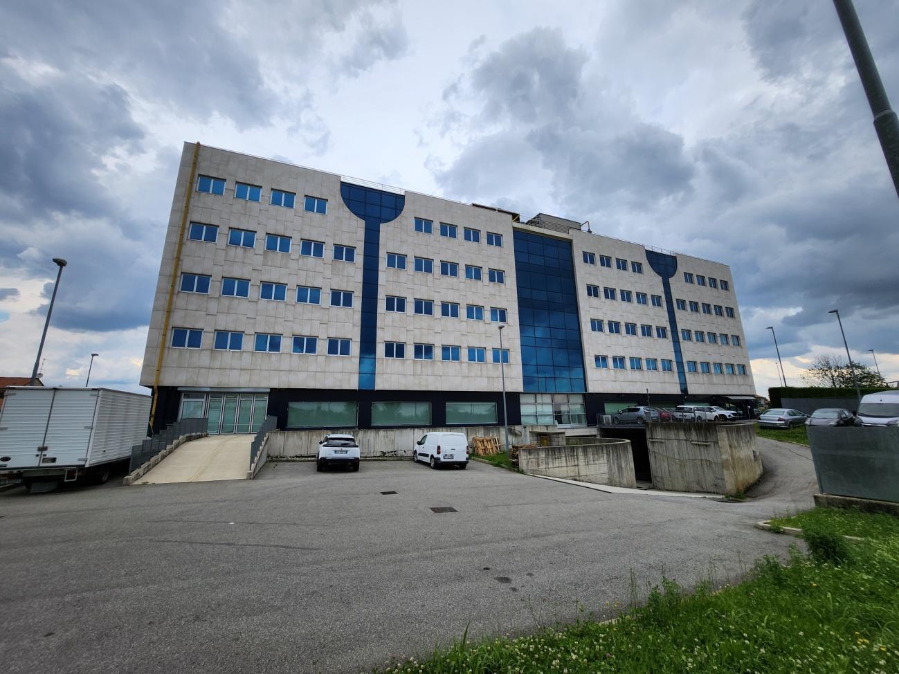 immobile ufficio all'asta in Strada SP 13 MONZA MELZO 70 - 20049 Concorezzo (MB) - 2