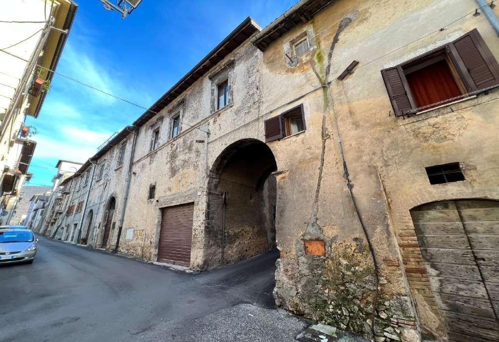 immobile rustico all'asta in Via Leoni, 5 - 02015 Cittaducale (RI) - 1
