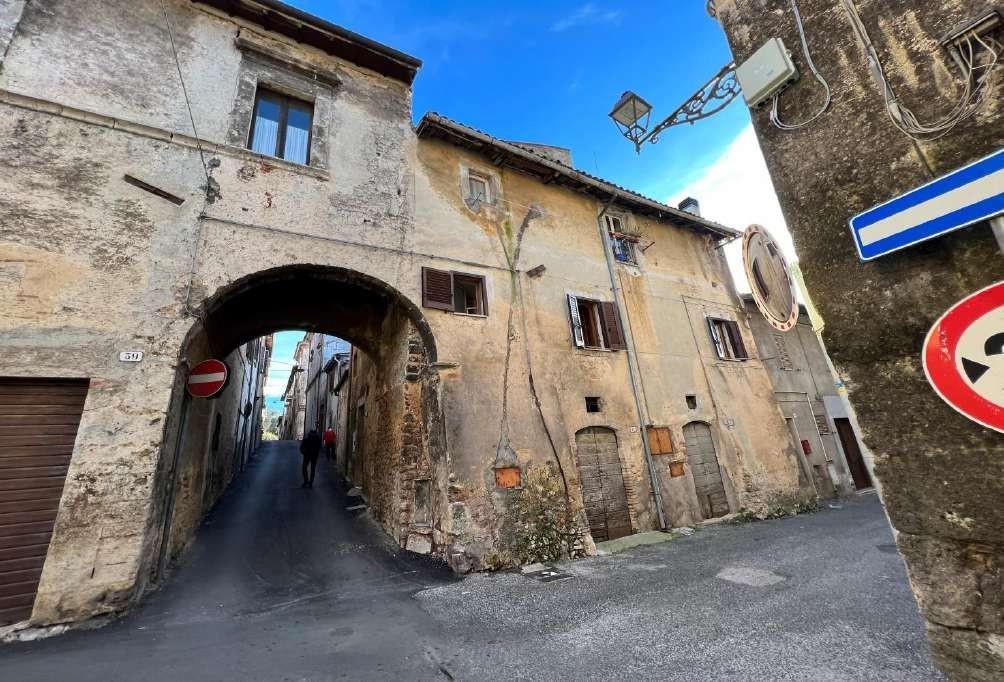 immobile rustico all'asta in Via Leoni, 5 - 02015 Cittaducale (RI) - 2