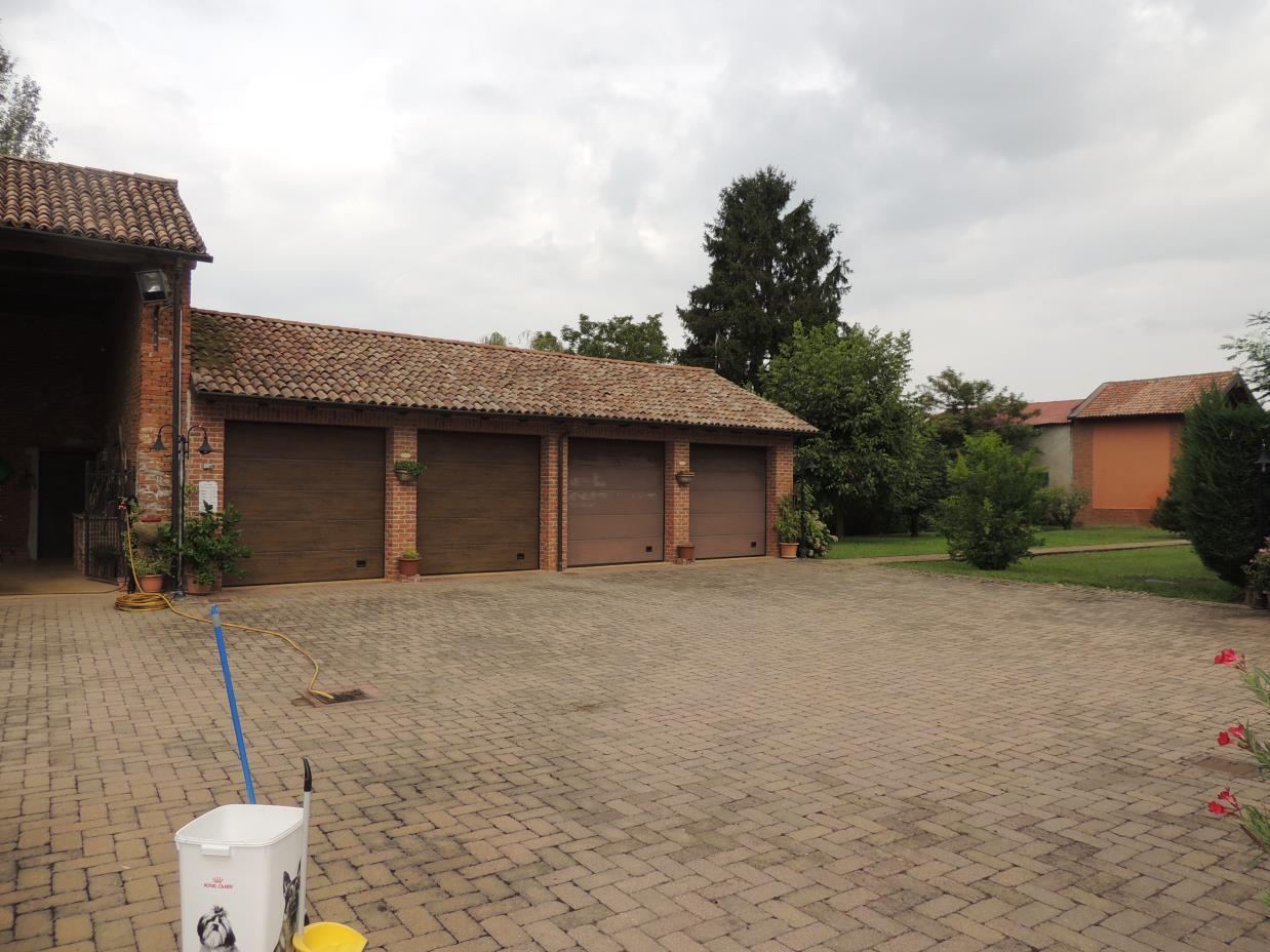 immobile garage all'asta in Via Aldo Marzani 2 - 27030 Gambarana (PV) - 2