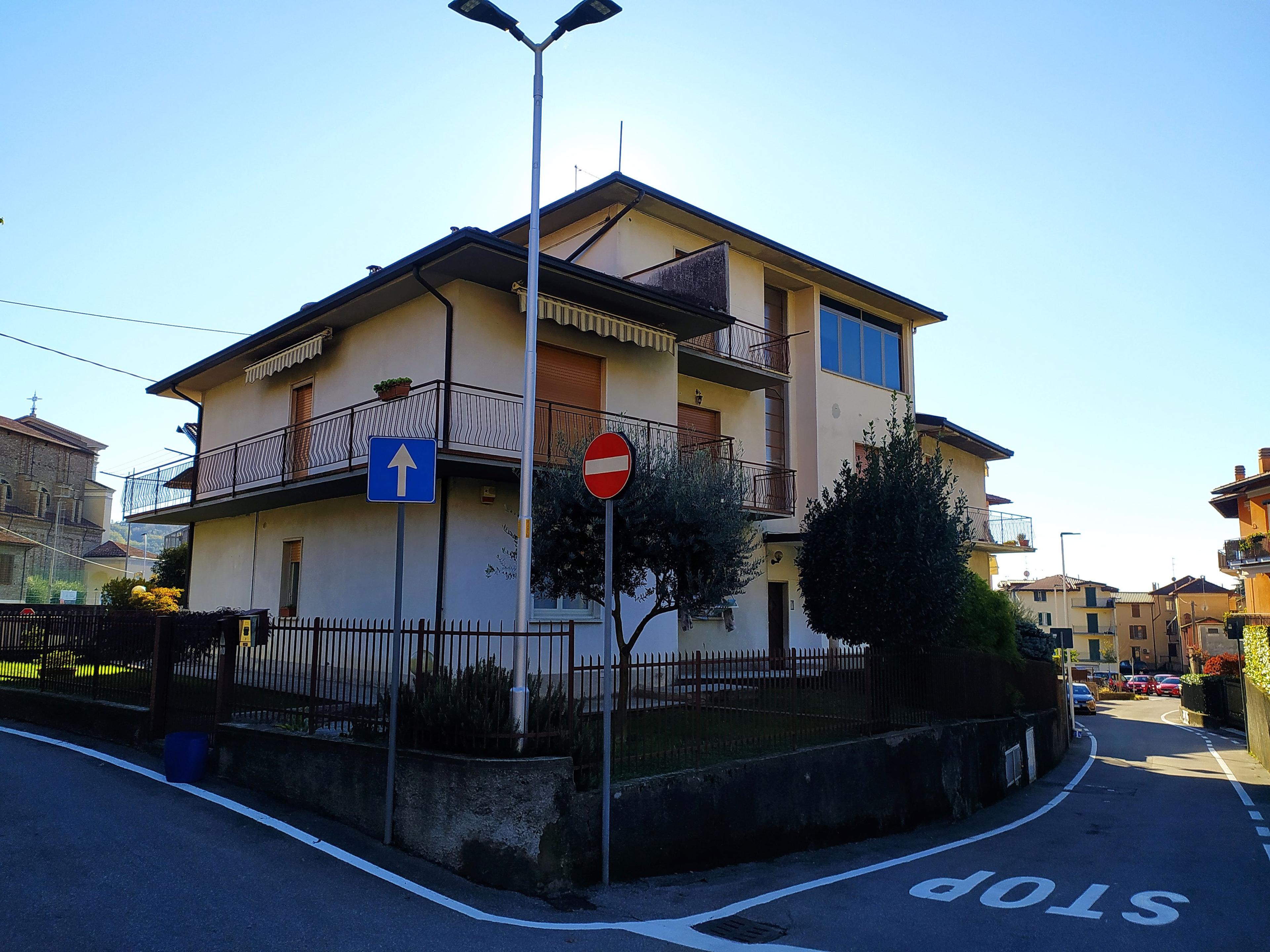 immobile appartamento all'asta in Via Fontana Marcia 10, 24022 Alzano Lombardo BG, Italia Alzano Lombardo, Bergamo - 1