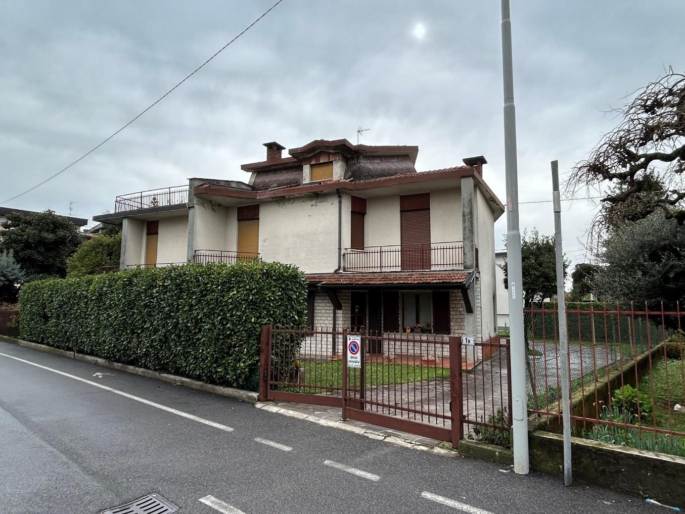 immobile appartamento all'asta in Via Alessandro Manzoni, 1, 24040 Verdellino BG, Italia Verdellino, Bergamo - 2